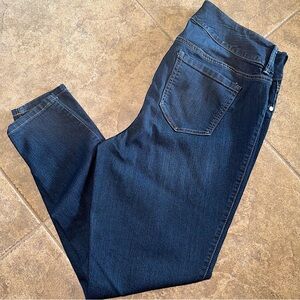 LIKE NEW - Torrid - Skinny Jean
